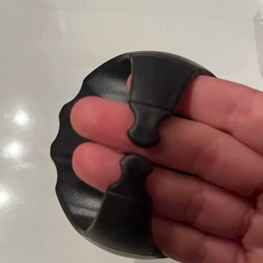 Make-Up Brushes (12) and Scalp‎ Massager (new) (w/a/x)